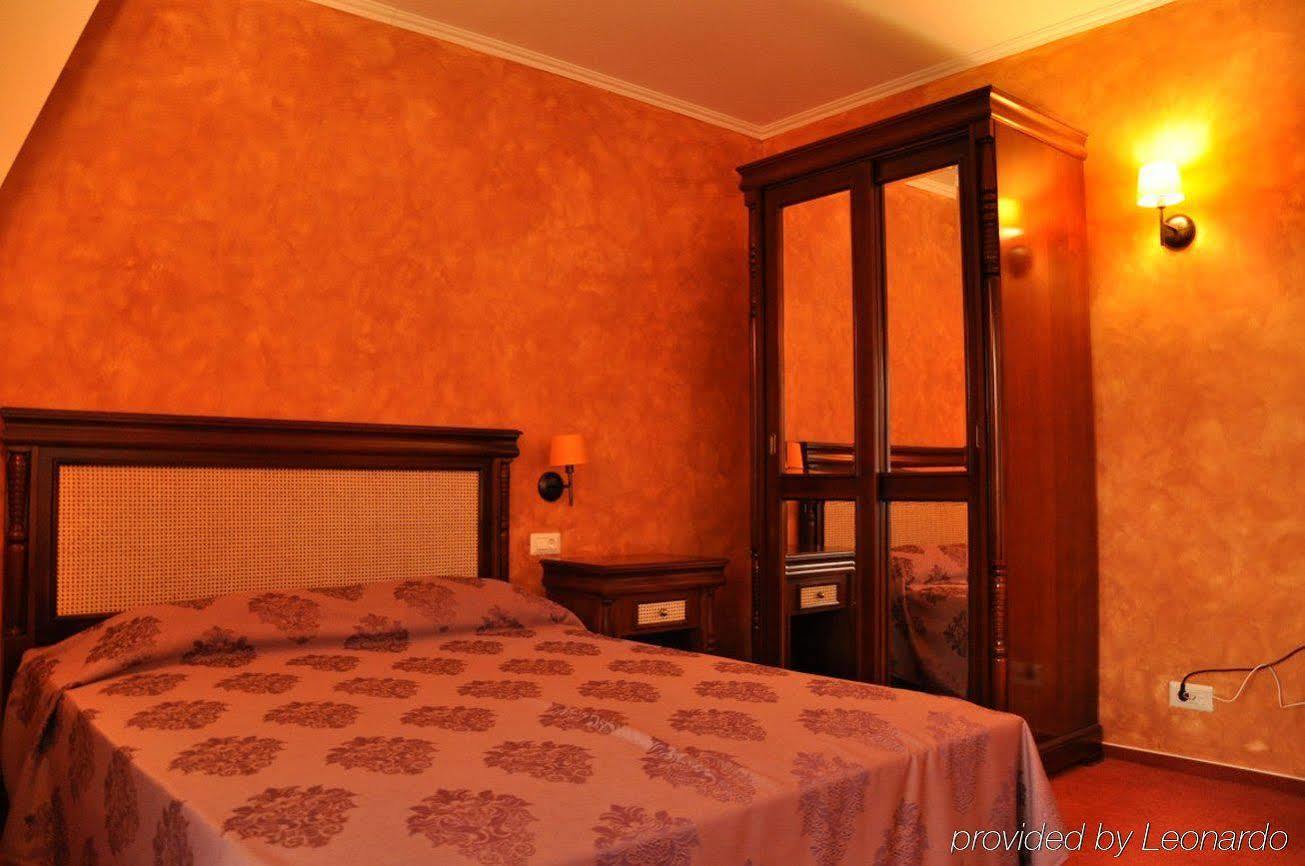 Vigo Grand Hotel Ploieşti Exterior foto